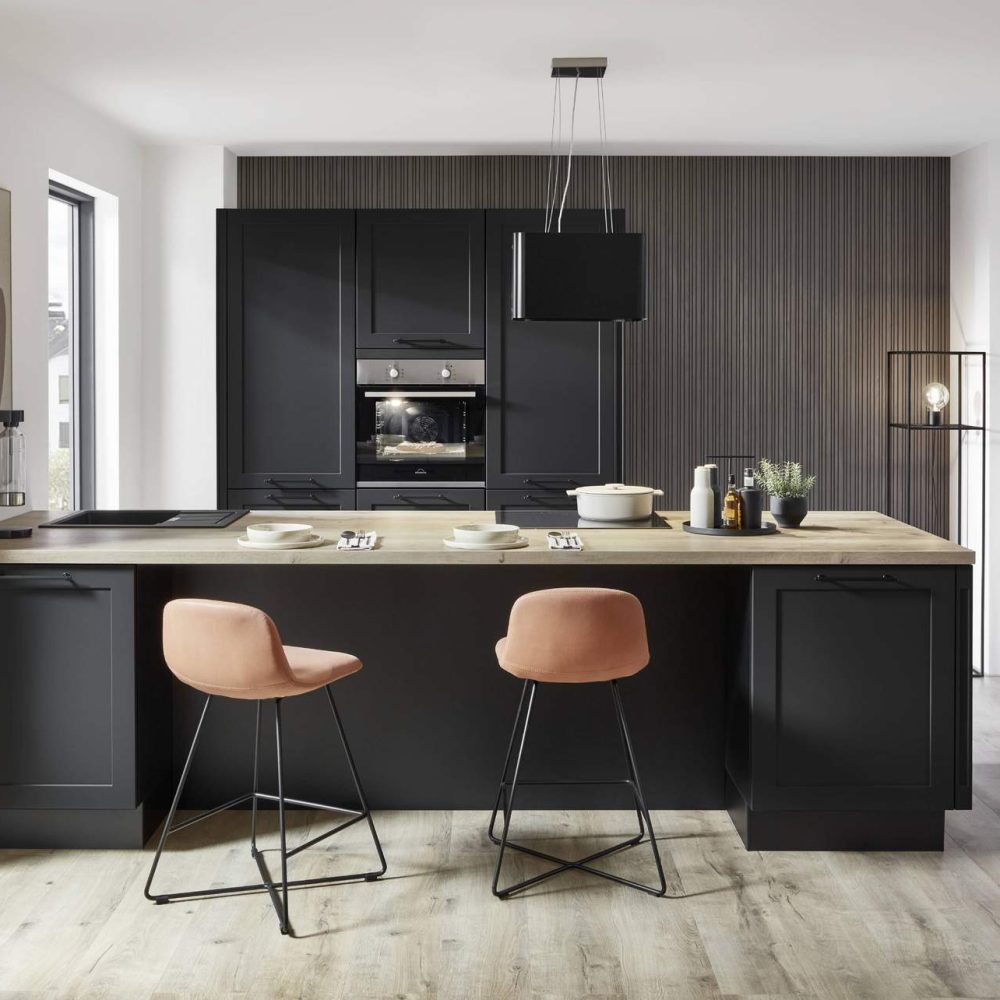 Nobilia Landhausküche mit Insel nordic schwarz perfect matt